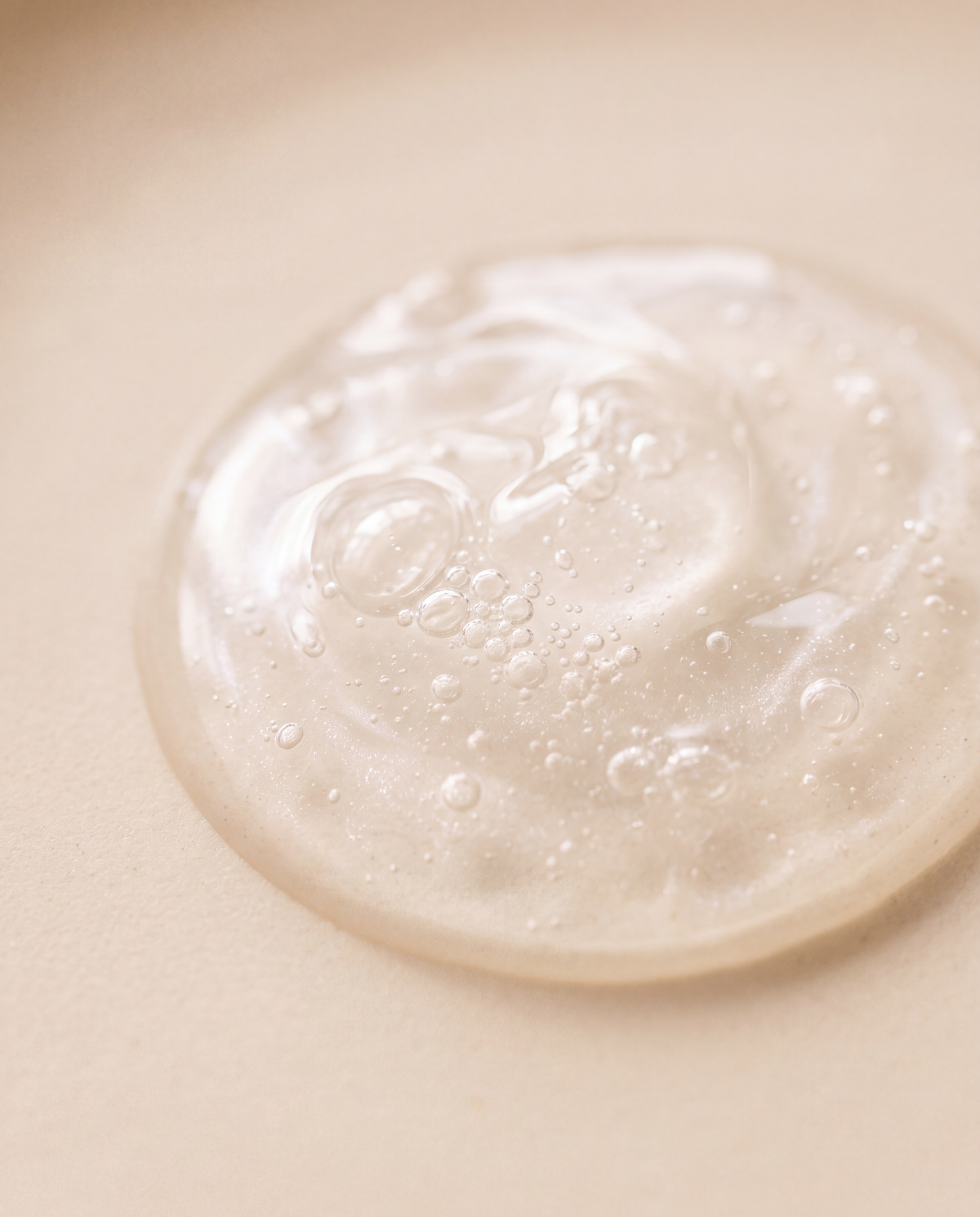 Gel transparente y ultrasuave: la textura del champú de bebé BABY DELICATE